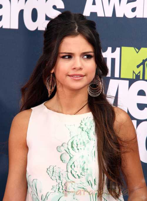 Seg n el website Selena Gomez volvi al hospital el s bado a practicarse