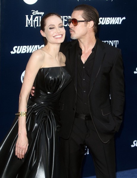 Angelina-Jolie-Brad-Pitt-maleficent.jpg