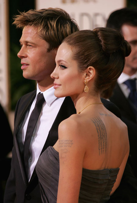 12061_hqcbnet_angelina_jolie_33_122_534lo.jpg