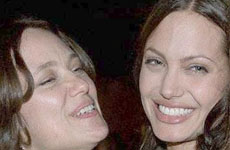 Muere la madre de Angelina Jolie