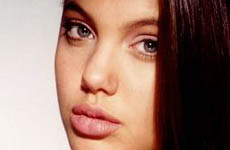 Fotos de Angelina Jolie a los 17 años