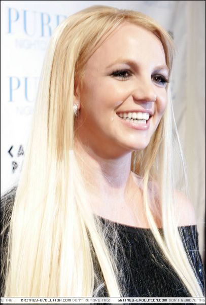 Britney: Fiesta de Fin de año en Pure britney13.jpg