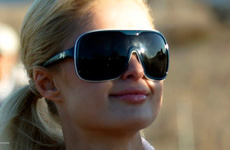 Paris Hilton demanda a ParisExposed.com