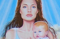 Santa Angelina Jolie y sus apóstoles