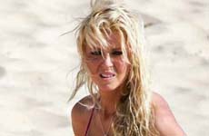 Tara Reid en el Caribe (En bikini)