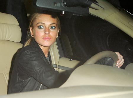 lindsay_lohan_is_accused_of_running_over_a_photographer_in_new_york_3.jpg