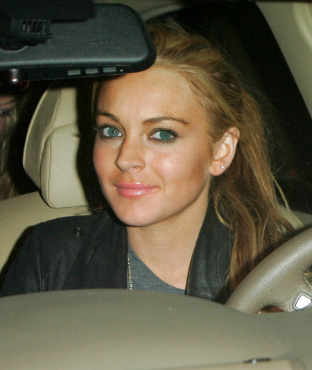 lindsay_lohan_is_accused_of_running_over_a_photographer_in_new_york_5.jpg