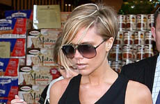 Victoria Beckham atacada por un cerdo