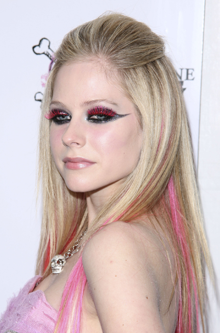 avril-lavigne_cdrelease_003_farandulista.jpg