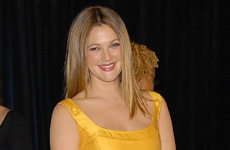 Drew Barrymore es la nueva Imagen Covergirl