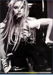 avril_cosmogirl_june_farandulista.jpg