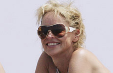 Sharon Stone en Bikini en Cannes