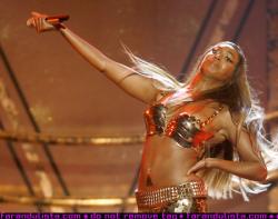 beyonce_bet_awards_performance_06_farandulista.jpg