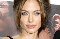 Angelina Jolie se deprime por su reciente film