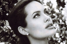 Angelina Jolie, campaña St. John Verano-Invierno 2007/08