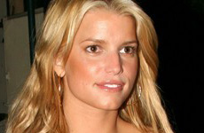 Jessica Simpson ama el naranja