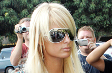 Paris Hilton vende sus extensiones de cabellos (promo)