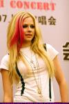 avril_press_conference_shangai_03.jpg