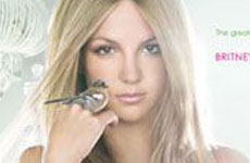 Britney editada en la promo del perfume "Believe"