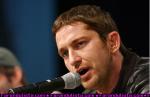 gerard_butler_wonderco_03.jpg