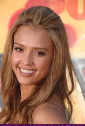 jessica_alba_teechoiceawards_01.jpg