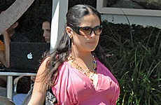 Salma Hayek: Lady in Pink!