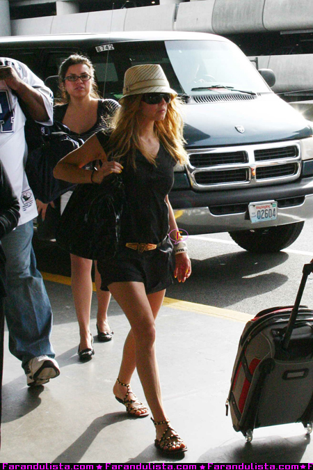 fergie-airport-003.jpg