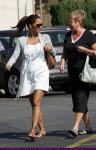 halle-berry-and-mom-shopping-01.jpg