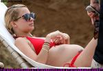 nicole-beach-baby-bump06.jpg