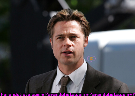 brad_pitt_on_set_burn_after_reading_in_ny_03.jpg