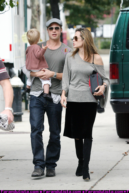 brangelina-and-shiloh-new-york-03.jpg