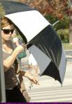 jessica-biel-with-an-umbrella-leaving-yoga-class-santa-monica-001.jpg