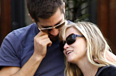 Reese Witherspoon y Jake Gyllenhaal se dejan ver como pareja