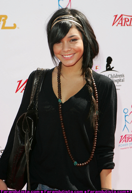 vanessa-hudgens-power-of-youth-benefiting-01.jpg