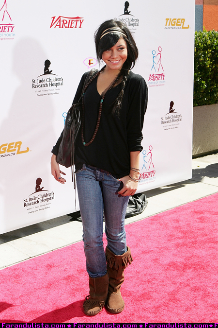 vanessa-hudgens-power-of-youth-benefiting-03.jpg