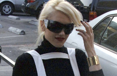 Gwen Stefani muestra sus piernas en L.A