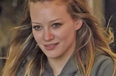 Hilary Duff al natural en la tintoreria