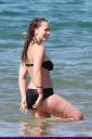 jennifer_love_hewitt_bikini_candids-03.jpg