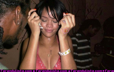 rihanna-partying-barbados-01.jpg