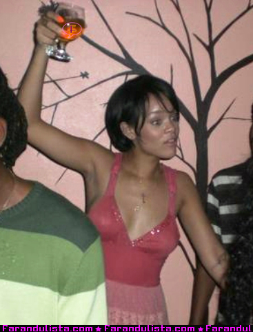 rihanna-partying-barbados-02.jpg