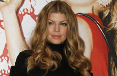 Fergie en el lanzamiento de la coleccion Bolsos Kipling 2008