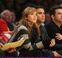 jessica-alba-cash-warren-lakers-game-01.jpg