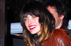 Milla Jovovich 45 dias despues de dar a luz