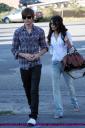 vanessa-hudgens-and-zac-efron-in-hollywood-01.jpg