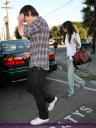 vanessa-hudgens-and-zac-efron-in-hollywood-02.jpg