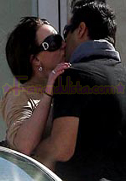 britney-kissing-adnan.jpg