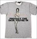 david-beckham-wears-naked-victoria-t-shirt-02.jpg