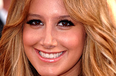 Ashley Tisdale no quiere nuevas boobies