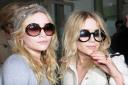 ashley-mary-kate-olsen-chanel-fashion-show-01.jpg