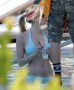 avril-lavigne-blue-bikini-08.jpg